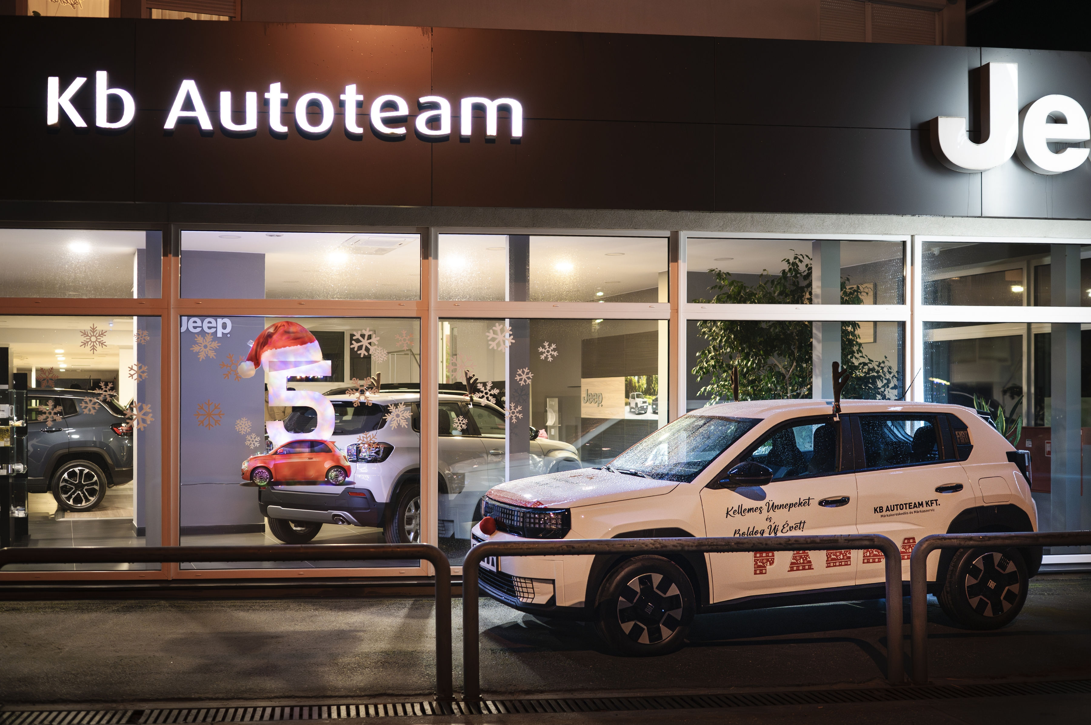 Adventi ablaknyitogató Kiskunhalason – idén a KB Autoteam is csatlakozott